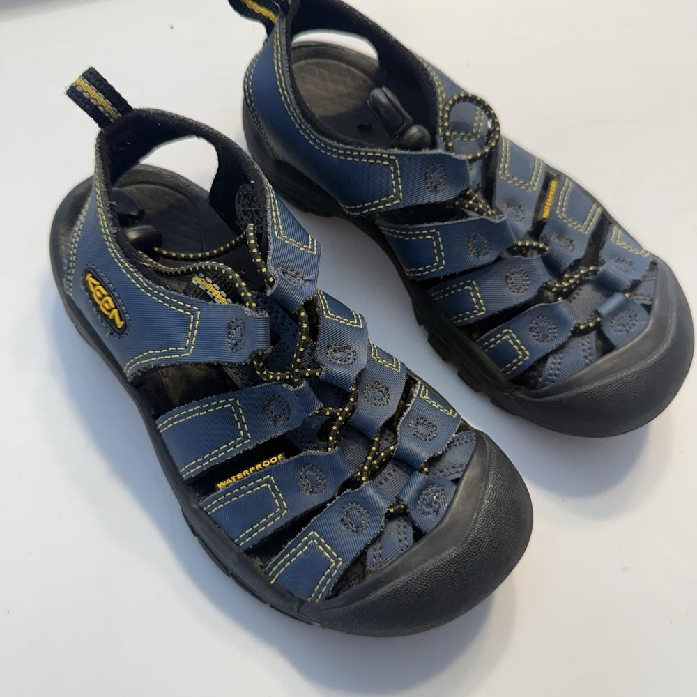 Keen Newport H2 Sandals Shoes Kids Size 13 Blue Waterproof Hiking Closed Toe